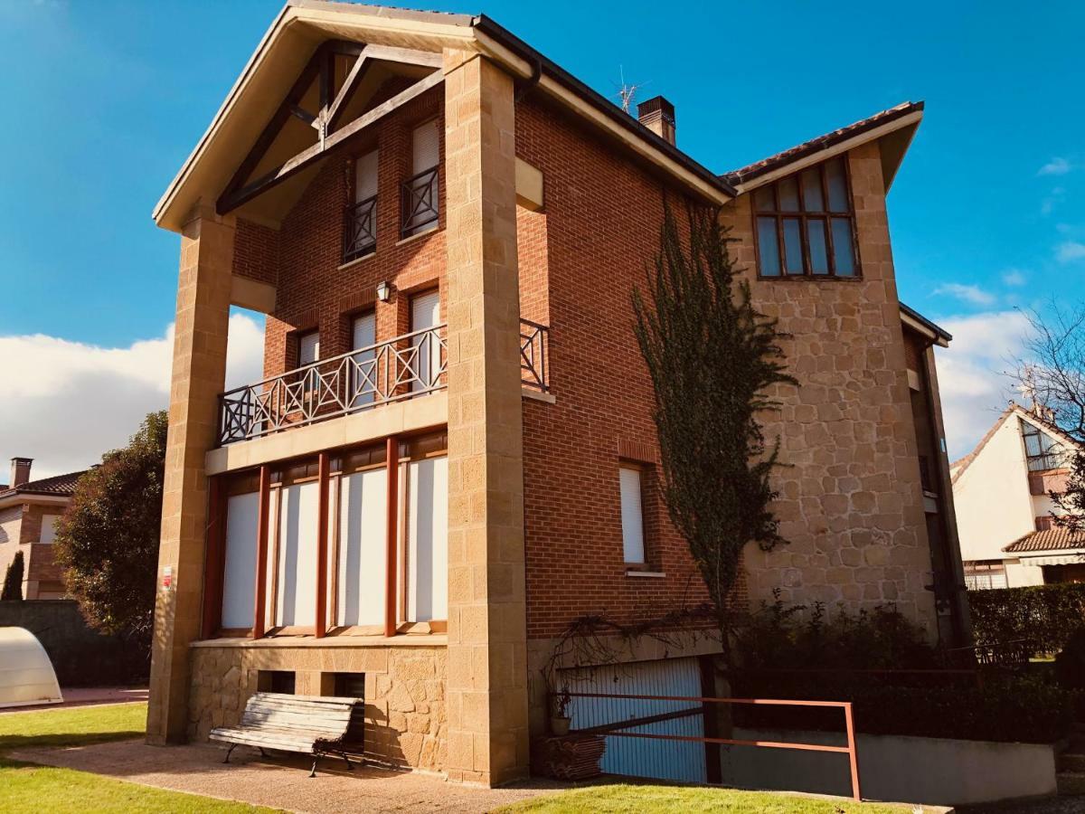 Preciosa Casa Independiente Con Piscina Cubierta Y Gran Jardin Privados Haro Exterior photo