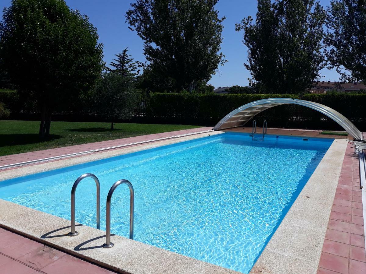Preciosa Casa Independiente Con Piscina Cubierta Y Gran Jardin Privados Haro Exterior photo